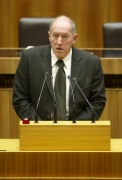 Franz Riepl,  Nationalratsabgeordneter der SPÖ am Rednerpult.