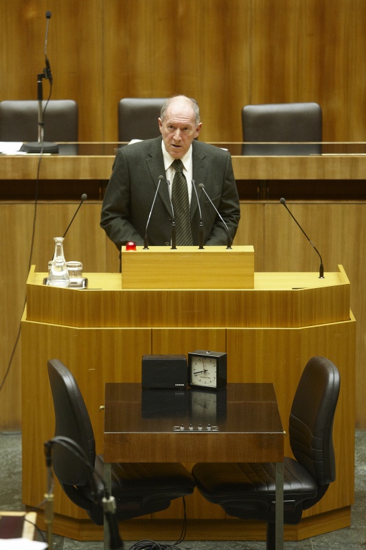 Franz Riepl,  Nationalratsabgeordneter der SPÖ am Rednerpult.