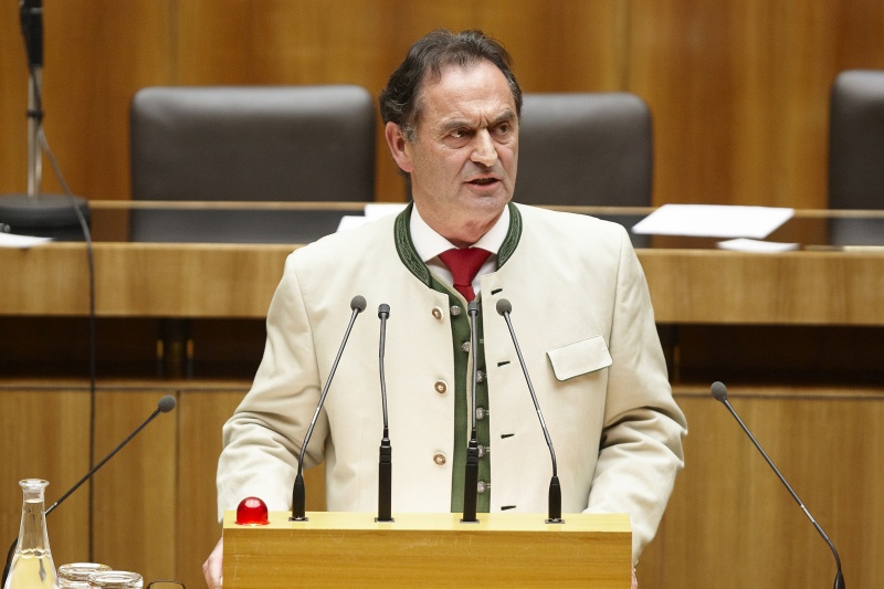 Gabriel Obernosterer,  Nationalratsabgeordneter der ÖVP, am Rednerpult.