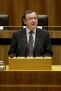 Johann Singer,  Nationalratsabgeordneter der ÖVP, am Rednerpult.