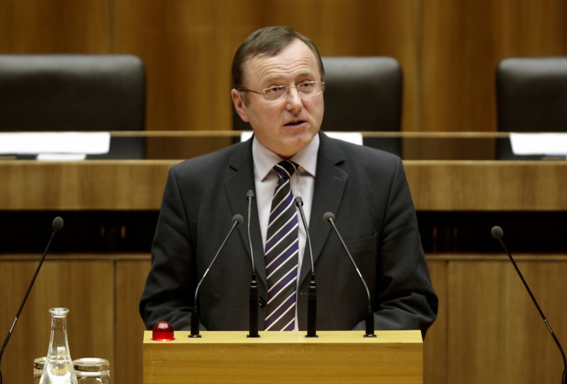 Johann Singer,  Nationalratsabgeordneter der ÖVP, am Rednerpult.