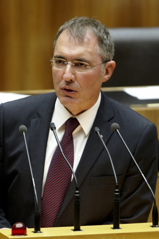 Mag. Ewald Stadler, Nationalratsabgeordneter des BZÖ, am Rednerpult.