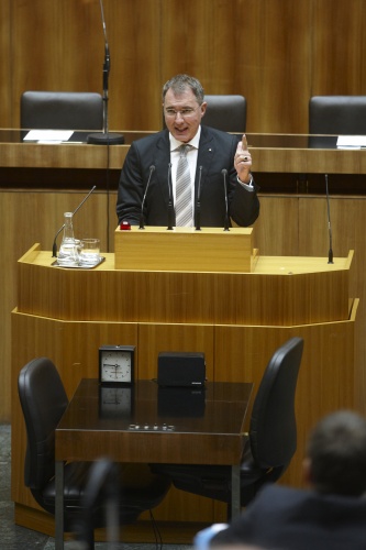 Mag. Ewald Stadler, Nationalratsabgeordneter des BZÖ, am Rednerpult.