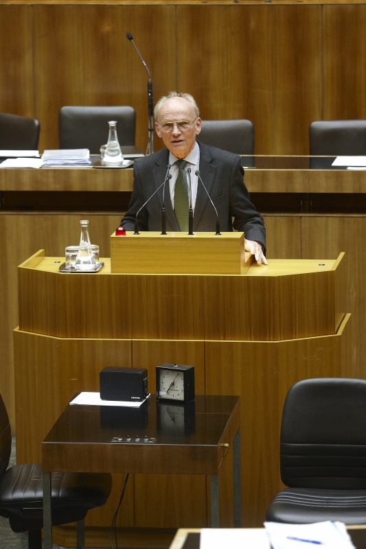 Dkfm. Dr. Günter Stummvoll - Nationalratsabgeordneter der ÖVP