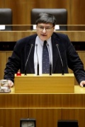 Bernhard Vock, Nationalratsabgeordneter der FPÖ, am Rednerpult.