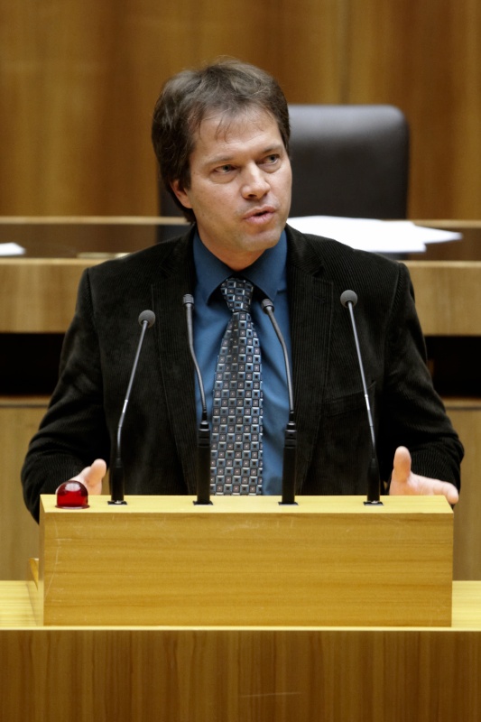 Mag. Rainer Widmann, Nationalratsabgeordneter des BZÖ, am Rednerpult.