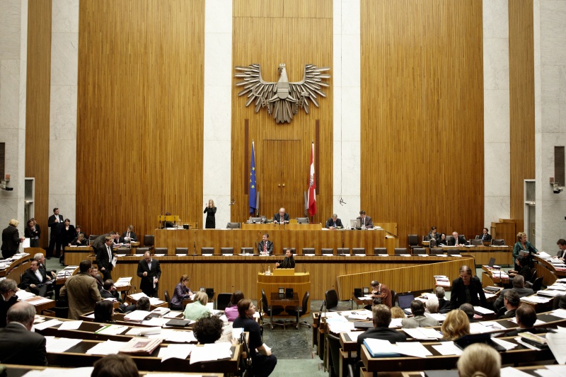 Mag. Rainer Widmann, Nationalratsabgeordneter des BZÖ, am Rednerpult. Auf der Regierungsbank Dipl.-Ing. Nikolaus Berlakovich - Bundesminister für Land- und Forstwirtschaft, Umwelt und Wasserwirtschaft. Am Präsidium Fritz Neugebauer - Zweiter Nationalratspräsident. Dienst am Präsidium v.li. Dr. Christian Müller (1er Position) und Mag. Gerhard Koller (2er Position).