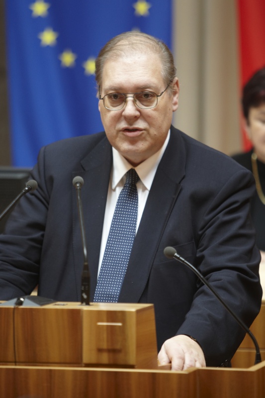 Wolfgang Beer, Bundesrat der SPÖ, am Rednerpult.