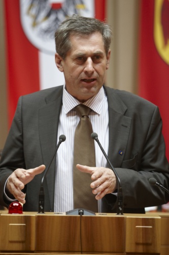 Martin Preineder, Bundesrat der ÖVP, am Rednerpult.