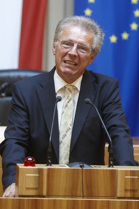 Friedrich Hensler, Mitglied des Bundesrates der ÖVP, am Rednerpult