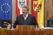 Christoph Kainz,  Bundesrat der ÖVP, am Rednerpult.