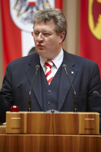 Christoph Kainz,  Bundesrat der ÖVP, am Rednerpult.
