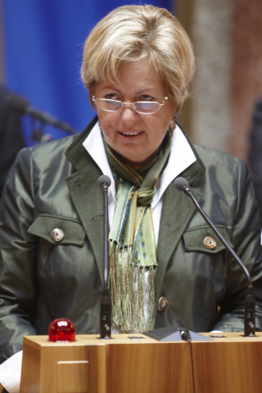 Waltraud Hladny, Bundesrätin der SPÖ, am Rednerpult