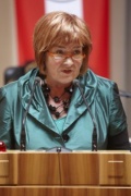 Maria Mosbacher, Bundesrätin der SPÖ, am Rednerpult.