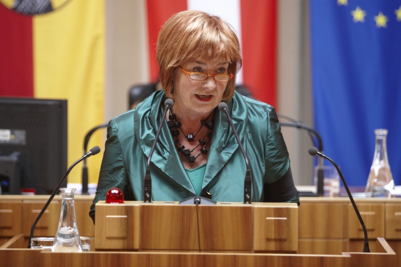 Maria Mosbacher, Bundesrätin der SPÖ, am Rednerpult.