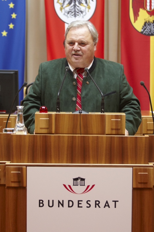 Franz Perhab, Bundesrat der ÖVP, am Rednerpult.