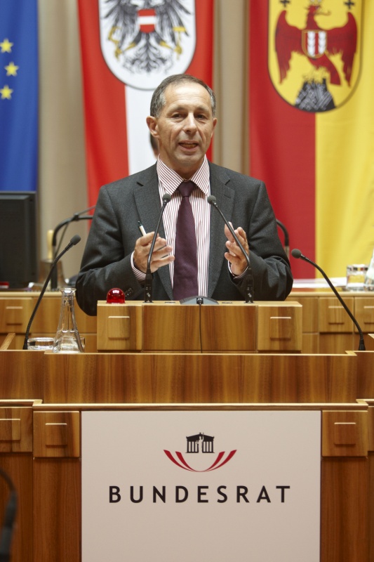 Georg Keuschnigg, Bundesrat der ÖVP am Rednerpult.