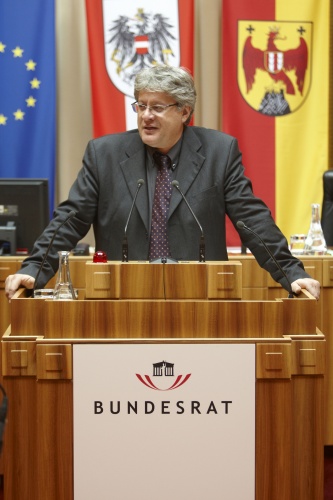 Stefan Schennach - Bundesrat am Rednerpult.
