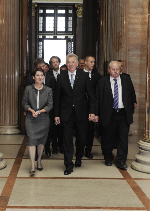 v.li. Mag.a Barbara Prammer - Nationalratspräsideint, Pál Schmitt - Staatspräsident der Republik Ungarn und Veranstaltungsteilnehmer