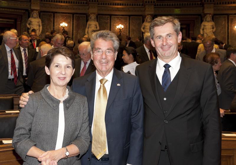 v.li. Nationalratspräsidentin Mag.a Barbara Prammer, Bundespräsident Dr. Heinz Fischer und Bundesratspräsident Martin Preineder