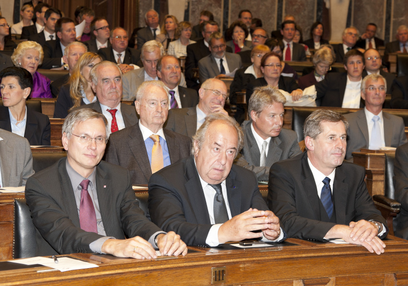 Erste Reihe v.li.: Gesundheitsminister Alois Stöger, Zweiter Nationalratspräsident Fritz Neugebauer und Bundesratspräsidenti Martin Preineder