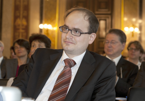 Dr. Harald Eberhard - Verfassungsgerichtshof
