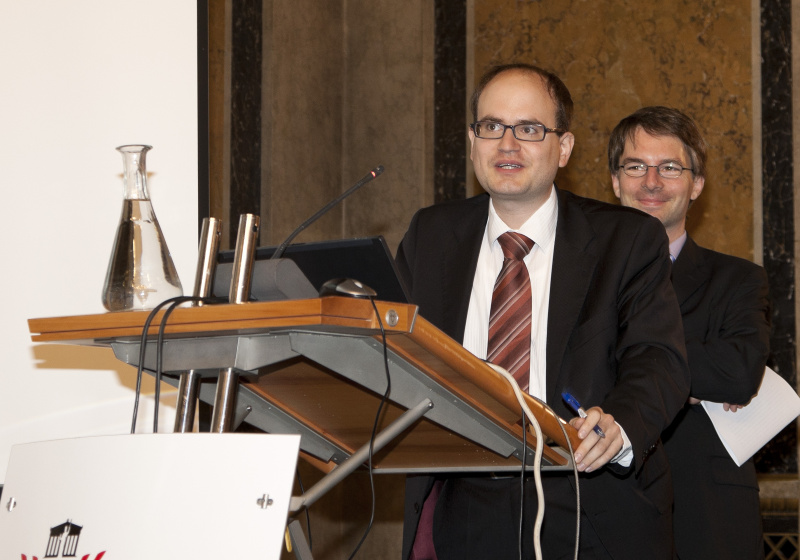 Dr. Harald Eberhard - Verfassungsgerichtshof am Rednerpult