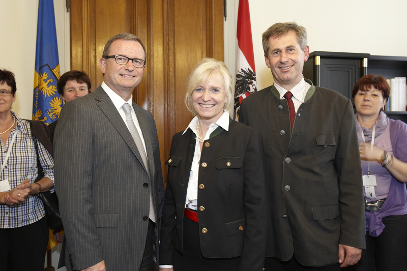 v.links: Klubobmann der OEVP Karlheinz Kopf, Anna Hoellerer, Abgeordnete zum Nationalrat der OEVP und Bundesratspraesident Martin Preineder.