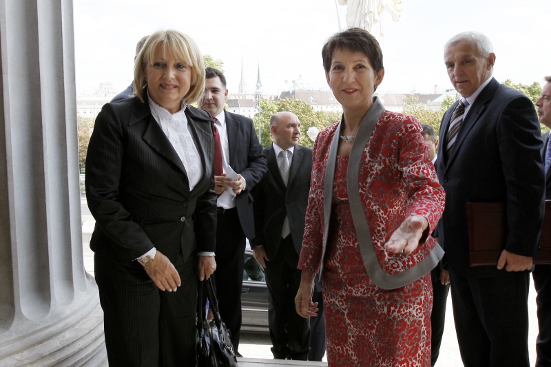 v.li. Parlamentspräsidentin der Republik Serbien Prof. Slavica Djukic-Dejanovic und  Nationalratspräsidentin Mag.a Barbara Prammer und der Botschafter Serbiens, Milovan Bozinovic