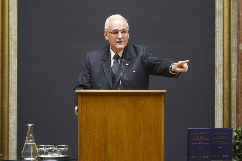 Prof.Dr. Herbert Schambeck am Rednerpult