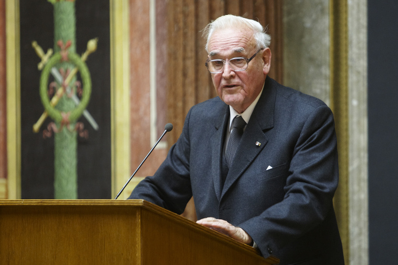 Prof.Dr. Herbert Schambeck am Rednerpult