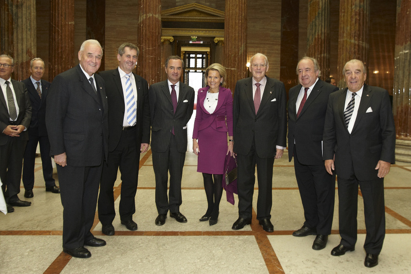 v.links: Prof.Dr. Herbert Schambeck, Bundesratspräsident Martin Preineder , Hans Henning Blomeyer-Bartenstein - Botschafter der BRD, Alexandra Freifrau von Berlichingen, Alt-Bundespräsident der BRD Prof.Dr. Roman Herzog, 2. Nationalratspräsident Dr.Fritz Neugebauer, Dr. Robert Lichal