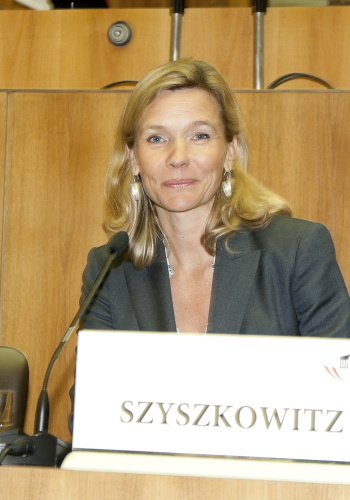 Tessa Szyszkowitz - profil correspondent, London