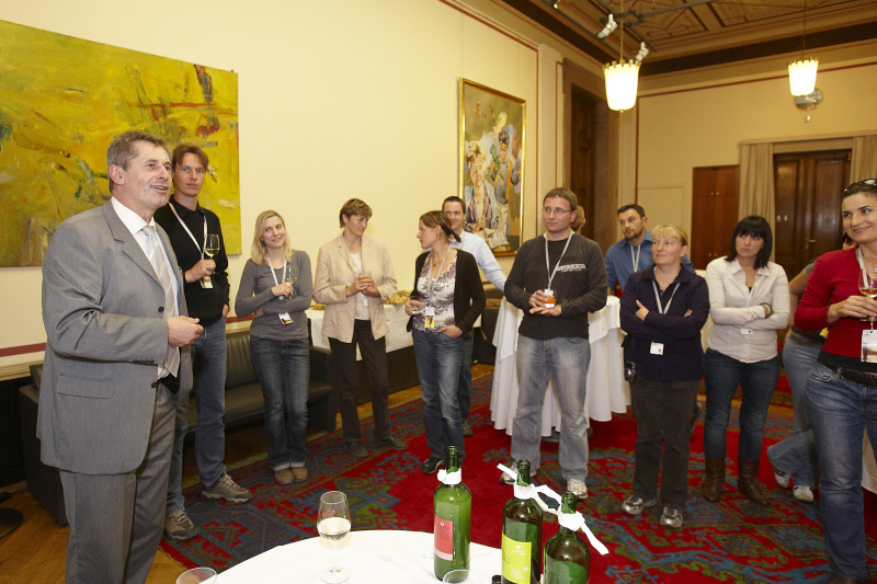 Bundesratspräsident Martin Preineder (1.v.li)  mit seinen Gästen aus Niederöstereich.