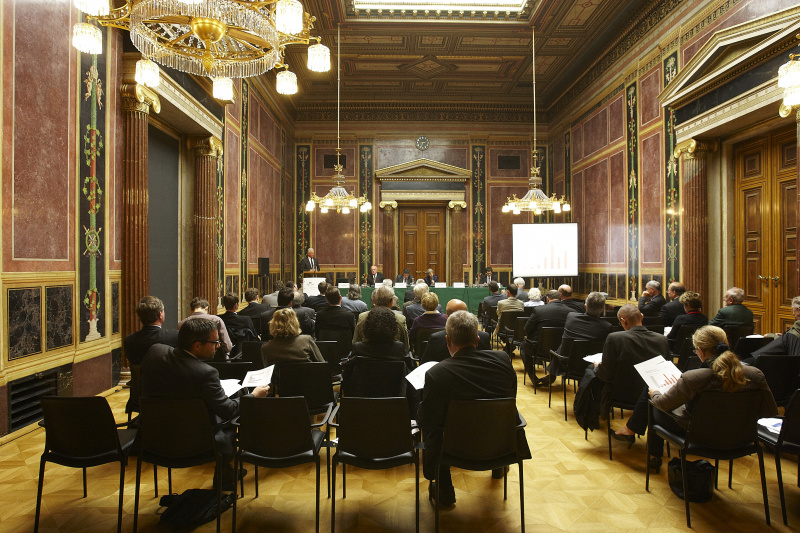 Mag. Dr. Klaus Pseiner- Forschungsförderungsgesellschaft am Rednerpult