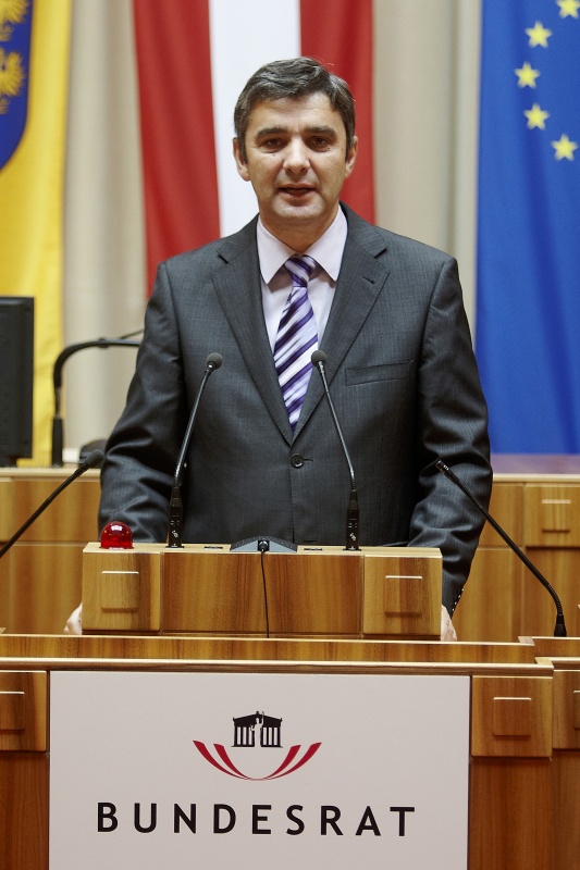 Walter Temmel, Bundesrat der ÖVP am Rednerpult.
