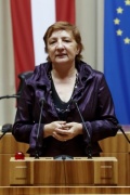 Inge Posch-Gruska, Bundesrätin der SPÖ am Rednerpult.