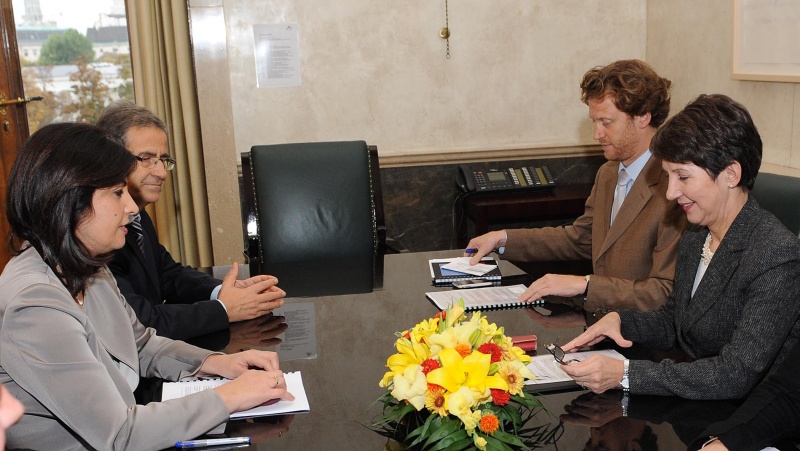 v.li. Albanische Parlamentspräsidentin Jozefina Topalli, Veranstaltungsteilnehmer, Helfried Carl und Nationalratspräsidentin Mag.a Barbara Prammer