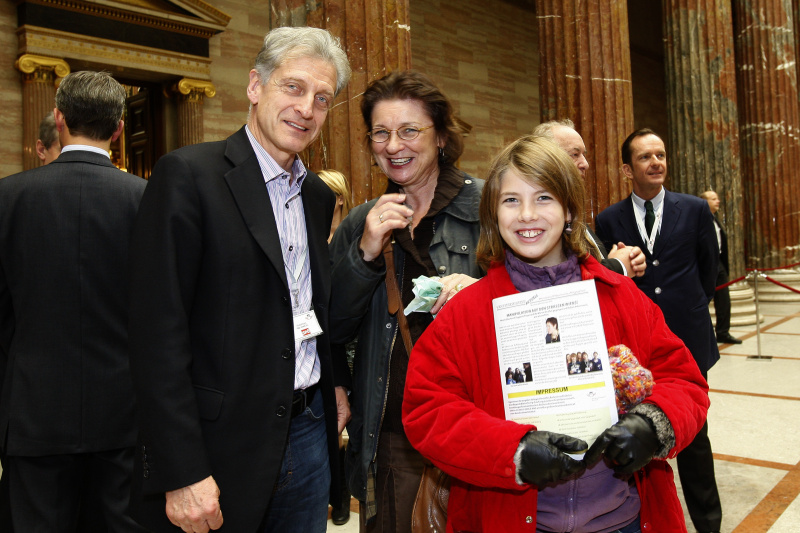 Klubobmann Dr.Josef Cap mit BesucherInnen
