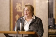 Luitgard Derschmidt- Präsidentin der Katholischen Aktion Österreich am Rednerpult