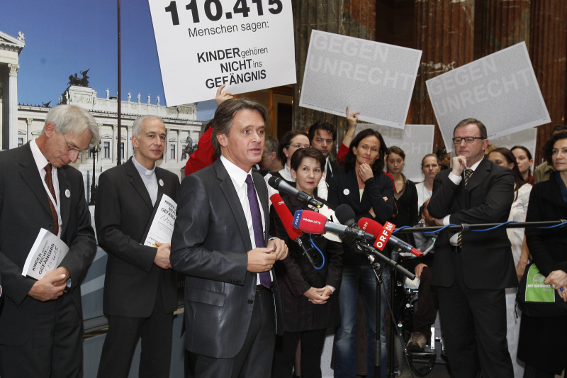 Ing.Peter Westenthaler- Nationalratsabgeordneter des BZÖ am Mikrofon