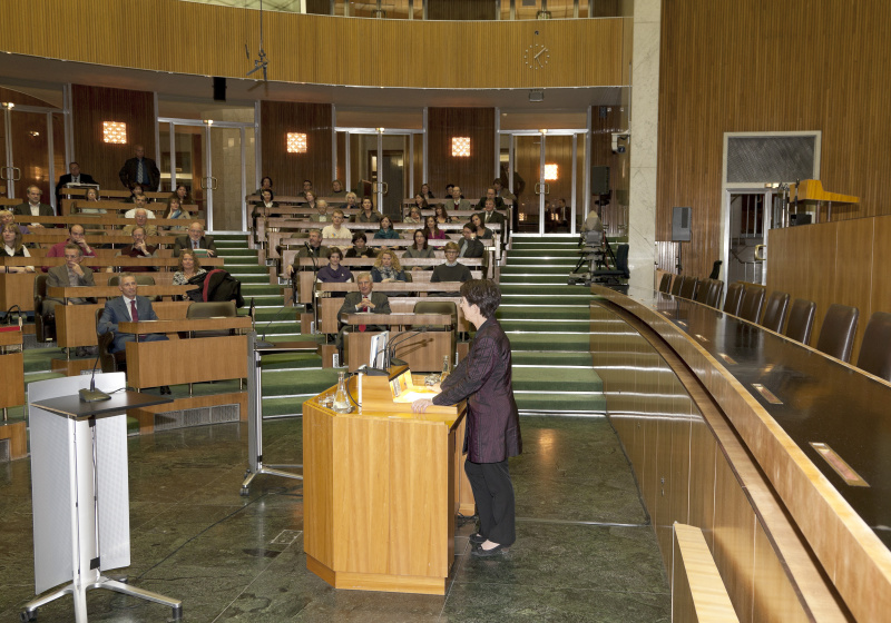 Mag. a Barbara Prammer - Präsidentin des Nationalrates am Rednerpult