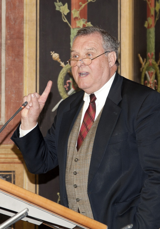 Univ.-Prof. Dr. Wilhelm Brauneder - Dritter Präsident des Nationalrates a.D. am Rednerpult