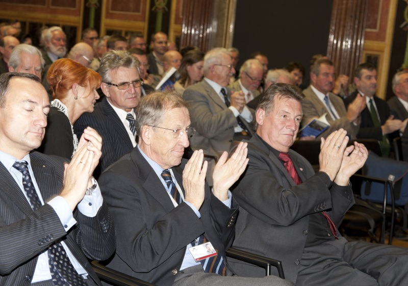 1. Reihe 2 v.li. Helmut Krünes - Bundesminister a.D. und Peter Mitterer- Bundesratsmitglied