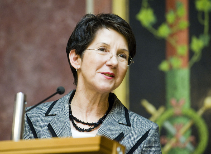 Mag.a Barbara Prammer - Präsidentin des Nationalrates am Rednerpult