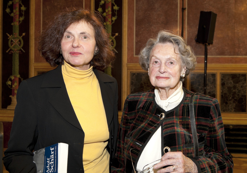 v.li. Dr. Gertrude Enderle-Burcel - Herausgeberin und Martha Kyrle - Medizinerin und Tochter von Adolf Schärf