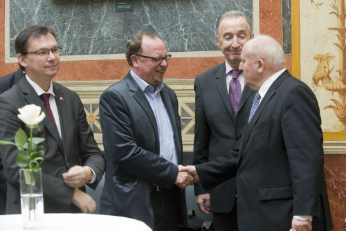 v.li. Norbert Darabos - Minister für Landesverteidigung, Nikolaus Kunrath, Paul Kiss und Anton Gaal - Präsident der Parlamentarischen Bundesheerkommission