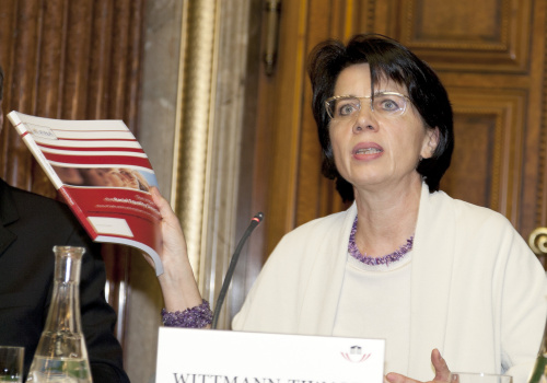 Dr.in Maria Wittmann-Tiwald - Richterin am OLG Wien am Rednerpult