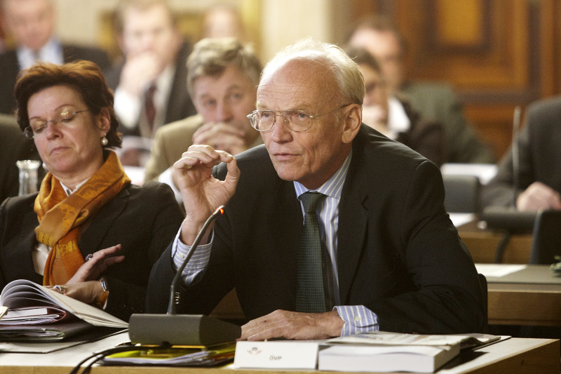 Dipl.-Ing. Dr. Günter Stummvoll - Nationalratsabgeordneter