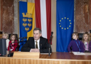 Martin Preineder - Präsident des Bundesrates mit SchülerInnen